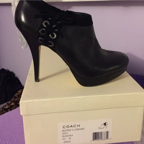 Coach Beatrice low ankle bootie heels,  size 8.5 women's - Picture 2 of 15